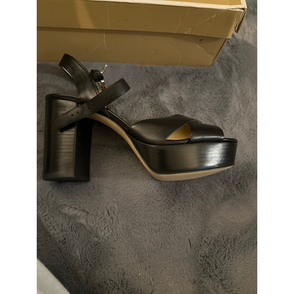 Michale Kors Divia Platform - Picture 3 of 3